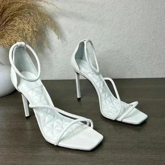 Schutz Gaiah Leather Sandals Size 9.5B - Picture 3 of 14